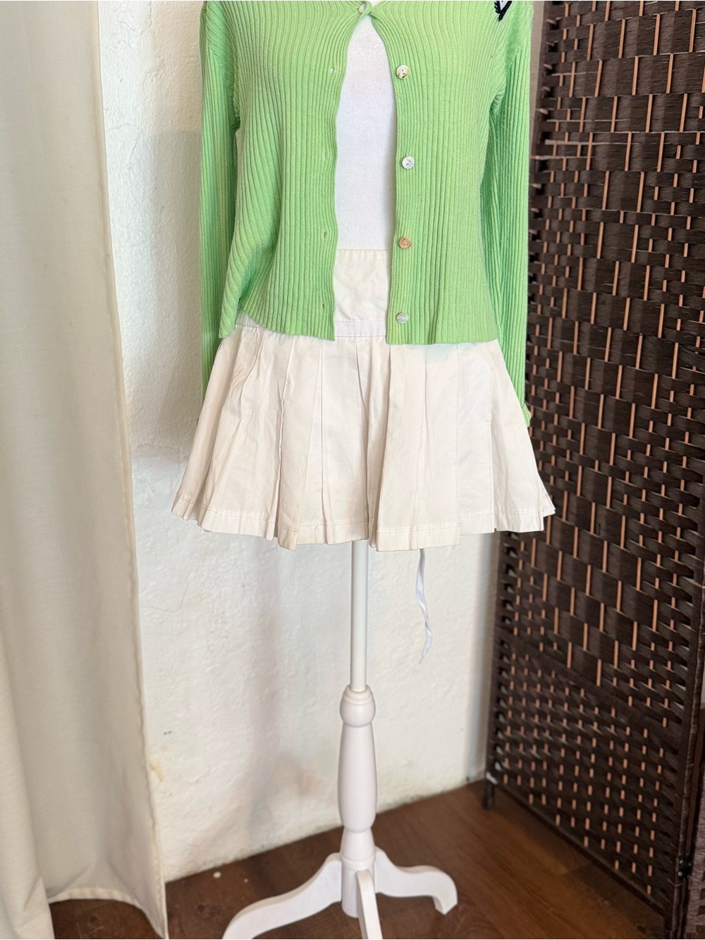 D&G Women’s White Pleated Mini Tennis Skirt Size 40
